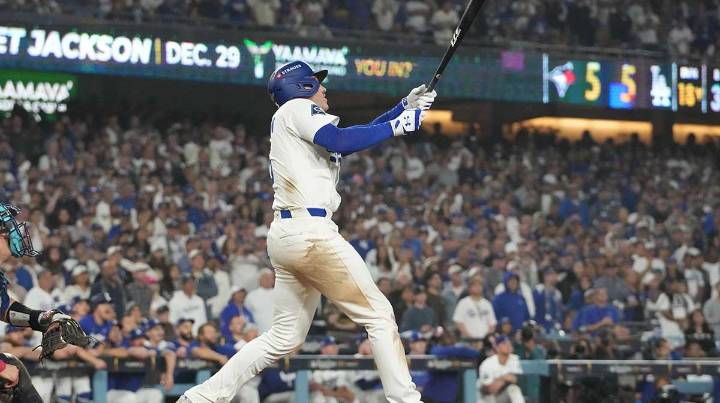Dodgers post epic video that shows Freddie Freeman’s World Series walk