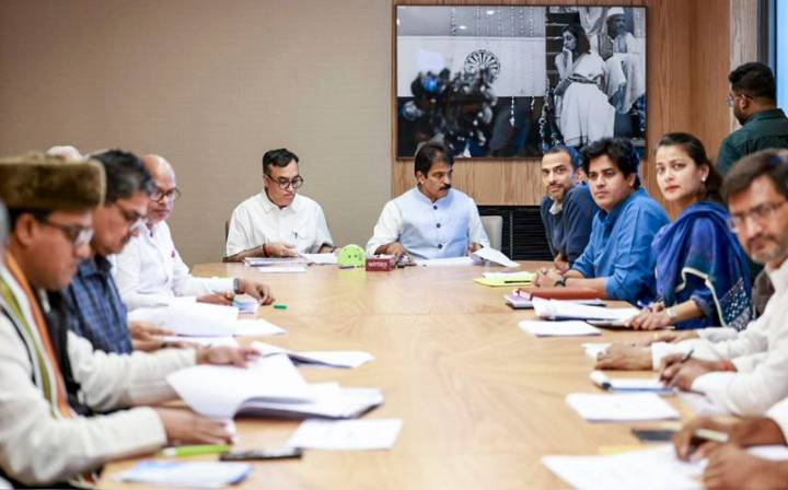 Bihar poll: Amid seat-sharing talks, Cong clears first list of 25 candidates