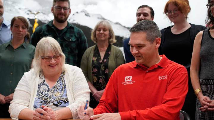 Army Corps agrees to pay for HESCO barrier expansion, expedites long