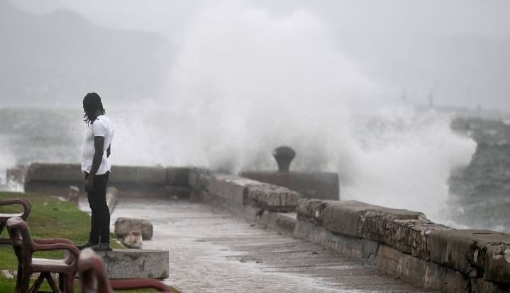 El huracán Melissa se acerca a Jamaica y podría tener efectos catastróficos en el país