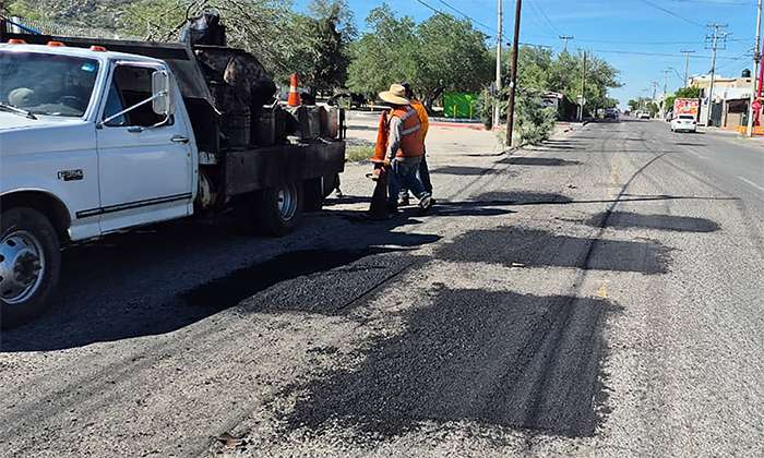 Refuerza mantenimiento vial en zonas urbana y rural