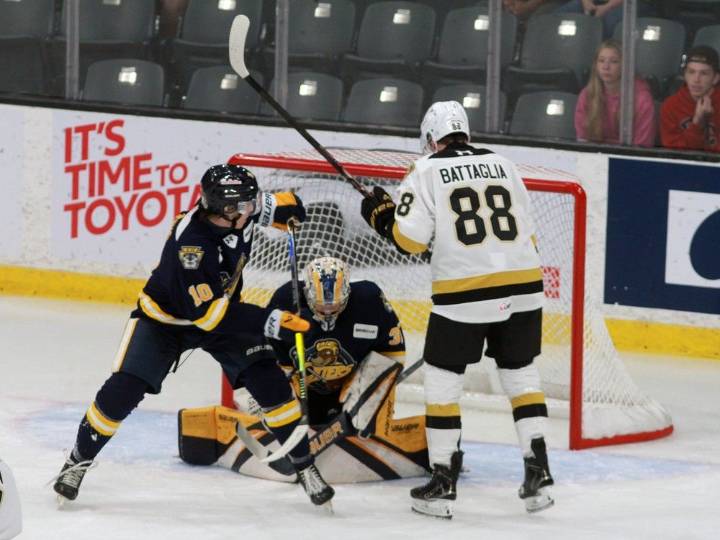 Supplier again an issue as Frontenacs wait on third jersey
