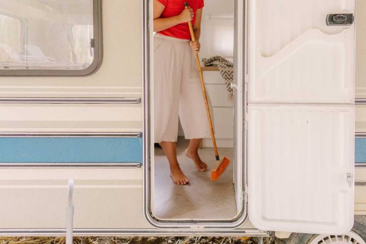Man Says 'It Hurts' When Wife Throws Away His Things 'Without Asking'