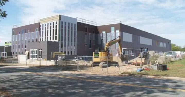 Madison Common Council questions planners regarding men's homeless shelter on Bartillon Drive