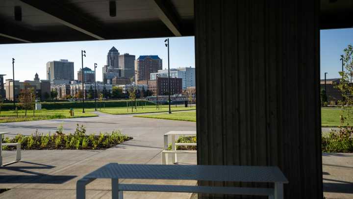 See views from MidAmerican Energy's new Des Moines' Market District