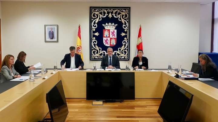 La Mesa de las Cortes aprueba por unanimidad su propuesta de presupuesto para 2026