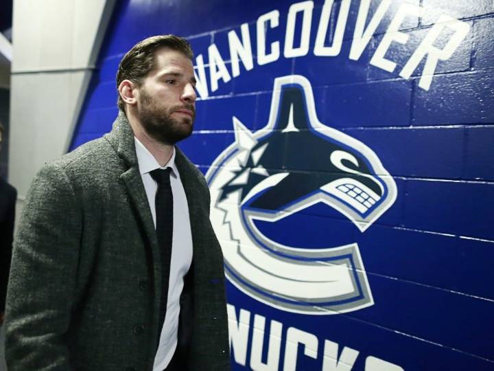 Ex-NHL star Ryan Kesler charged with criminal sexual conduct