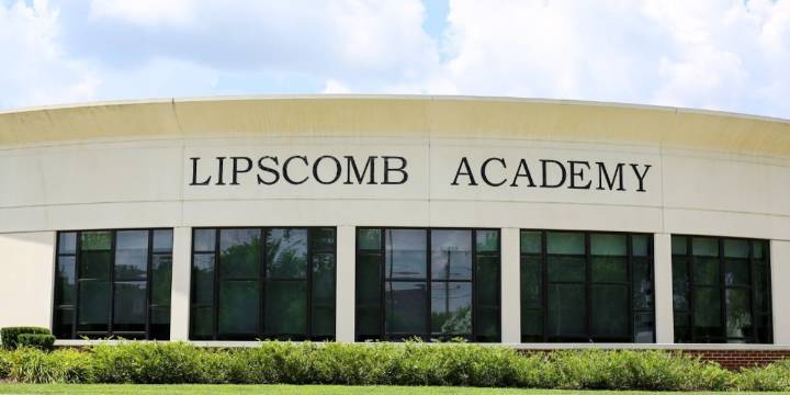 Woman charged over online threat to blow up Nashville school