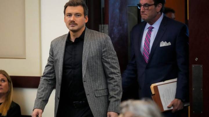 Footage: Morgan Wallen denied throwing chair off bar roof to police in 2024