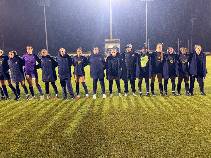 No. 19 West Virginia beats Bearcats 2-1 to complete Big 12 play unbeaten