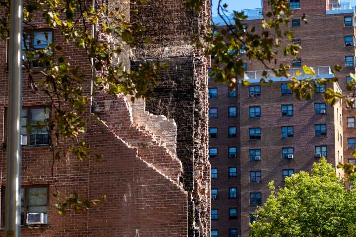 Explosión en edificio deL Bronx provoca derrumbe parcial