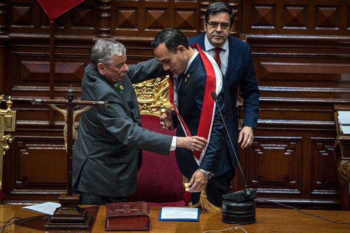 Quién es José Jerí, el nuevo presidente del Perú que es más joven que Gabriel Boric, mandatario de Chile