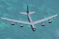 Que la Fuerza Aérea de EEUU vuele sus tres bombarderos B-52 es normal. Que lo haga frente a Venezuela no tanto