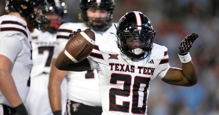 No. 11 Texas Tech dominates Houston 35
