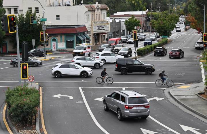 Bay Area town employs AI to ease traffic