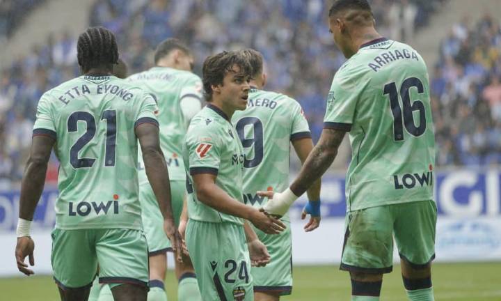 0-2. El Levante asalta el Tartiere y gana el duelo de recién ascendidos