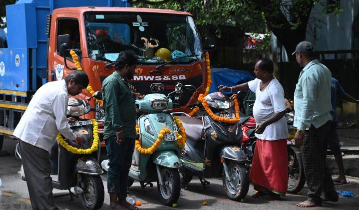 Hyderabad temples see Ayudha Puja rush ahead of Vijayadasami