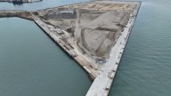 Aparecen restos de un pecio en las obras la nueva terminal de contenedores de Cádiz