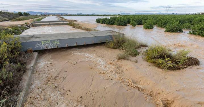 La UME acude a Los Alcázares (Murcia) ante el riesgo de desbordamiento de las ramblas