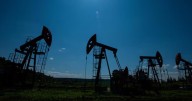 Oil Prices Slip as Gaza Ceasefire Eases Geopolitical Risk