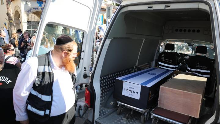 Hamas anunció la entrega de los cuerpos de otros dos rehenes