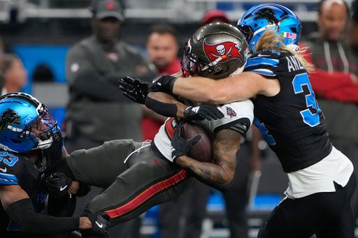 Dan Campbell emocionado con secundaria improvisada de Lions tras triunfo ante Bucs