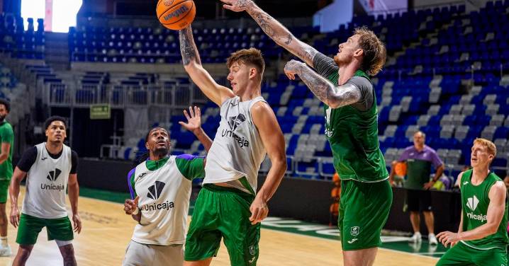 El Unicaja entrena con Butajevas y Trujillo a falta de fichajes