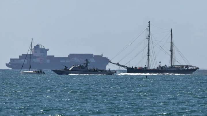 Trasladan a una prisión israelí a más de 470 activistas de la Flotilla Global Sumud