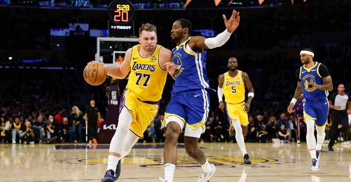 Lakers fans predict a 50-plus win season