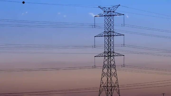 La peligrosa cifra que pone el sistema eléctrico colombiano al borde del quiebre