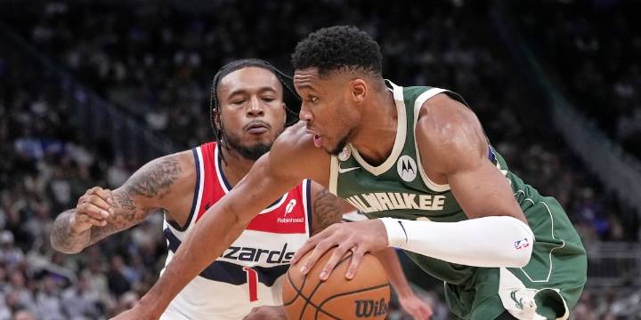 Bucks win opener behind 37 pts from Giannis