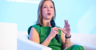 "Tanto llega el cántaro al agua...", advierte María Claudia Lacouture ante intervenciones de Petro en EE.UU
