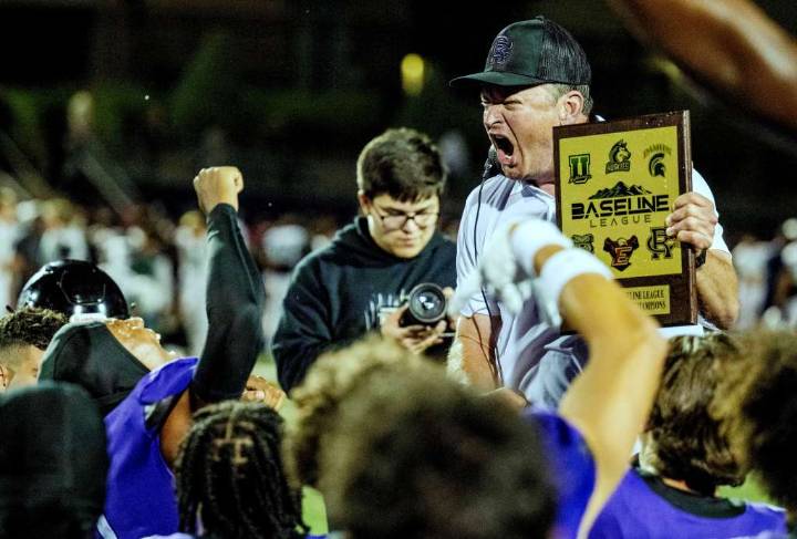 Rancho Cucamonga football team holds off Chino Hills to claim Baseline League title