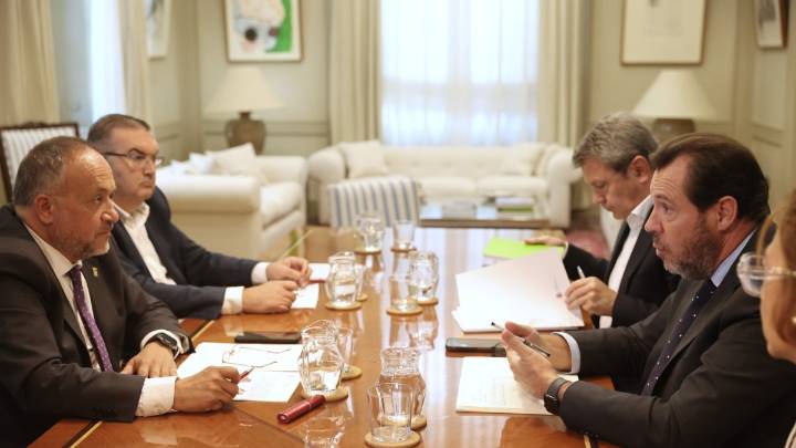 AENA estudiará la viabilidad de la terminal de mercancías en el aeropuerto de León