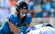 How many fans are attending Jaguars vs Rams in Week 7 London game today, Oct. 19?