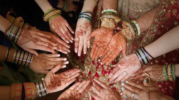 Karwa Chauth 2025 Last-Minute Puja Essentials Checklist: From Sieve To Karwa, 8 Must