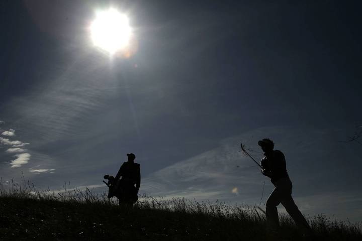 ‘RIP’: Golf World in Mourning as Legendary Caddie Breathes His Last After Long Battle With Illness