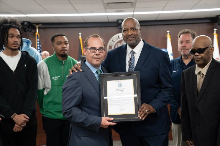 Aurora honors West Aurora basketball legend Kenny Battle