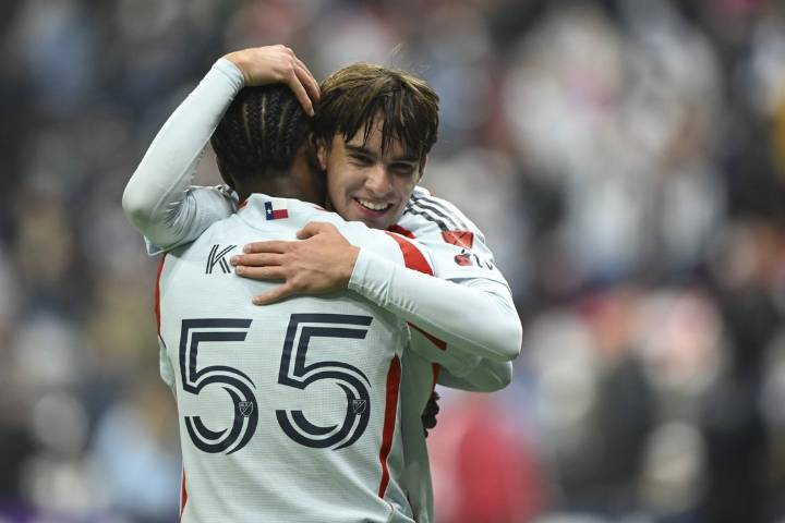 Deadspin | FC Dallas clinches playoff berth with season-ending win at Vancouver