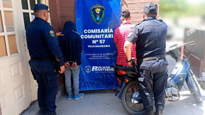 Rápido operativo policial permitió recuperar una moto robada y detener a dos sospechosos en Ruta 3