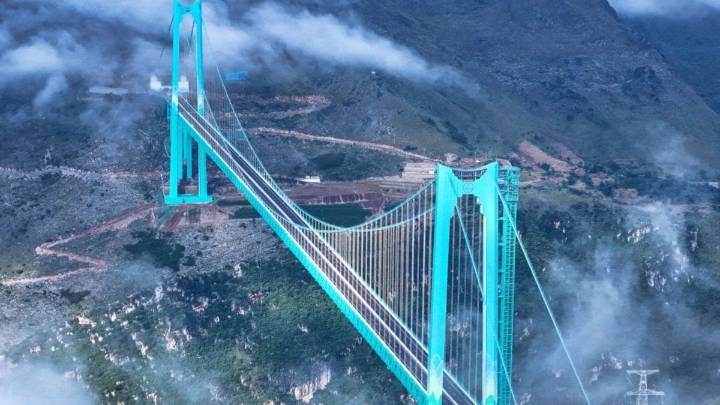 From Bungee Jumps To Glass Walks, World's Tallest Bridge In China Redefines Travel Experiences