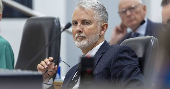 Jeremy Hanson forced to withdraw comment condemning 'anti