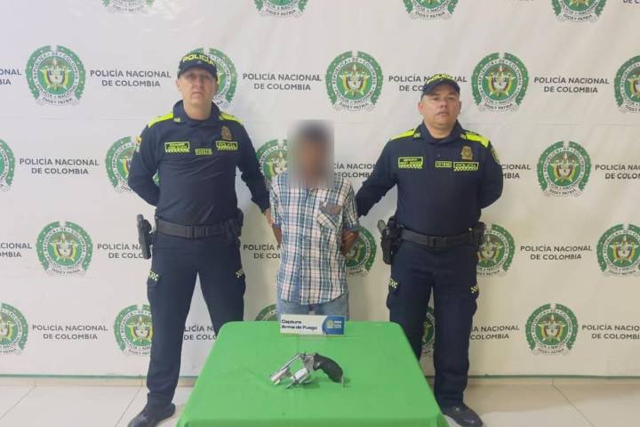 La Policía capturó a un sospechoso que iba armado, en Bucaramanga