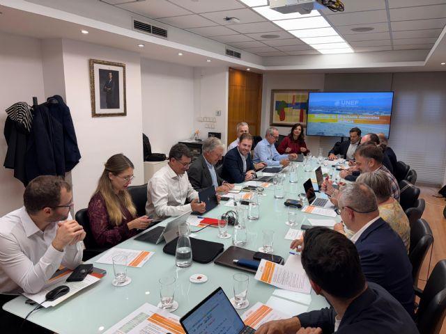 El Gobierno regional impulsa la industria de alta demanda energética para equilibrar la red eléctrica con el Plan Industrial y la simplificación