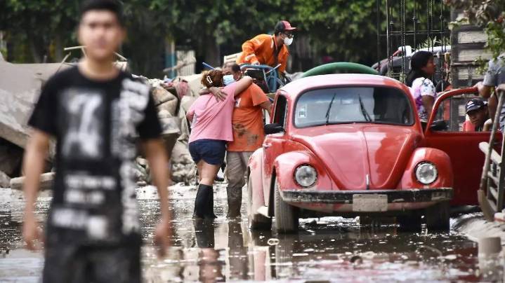 Entre lodo y esperanza: así luchan en Poza Rica por reconstruir sus hogares tras la inundación [Fotos]