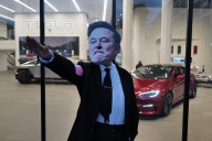 Elon Musk’s cars can’t drive themselves, but they sure can drive lawsuits