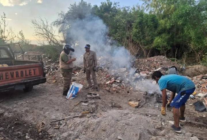 Diez personas fueron sancionadas por arrojar residuos y quemar basura en la vía pública