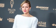 La princesa Charlene de Mónaco reivindica el traje oversize con uno de los looks más caros de su armario