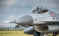 Polémica con los cazas F-16 que llegan este año: Fuerza Aérea reconoce que no tiene capacidad para mantener pistas y hangares