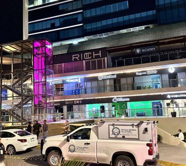 Exigen a FGE investigar a servidorespúblicos por tragedia en el antro Rich